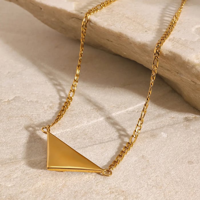 1 Piece Simple Daily Style Triangle Shape Stainless Steel  Gold Color Women's Pendant Necklace 